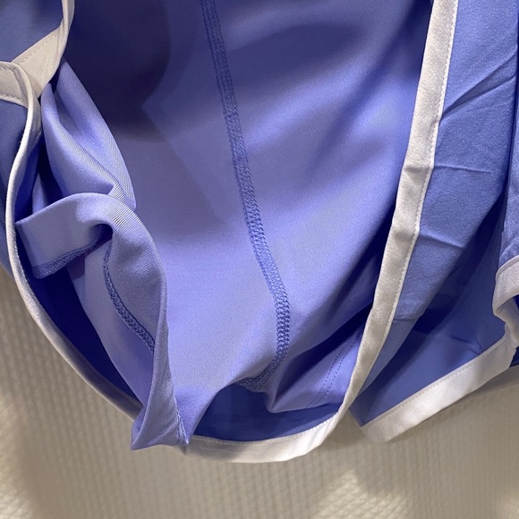 Go Retro Short in Periwinkle Cloud & True White
Beyond Yoga - Picture 9 of 11